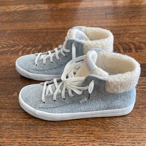 NWOT Keds Kickstart Hi Top 9.5